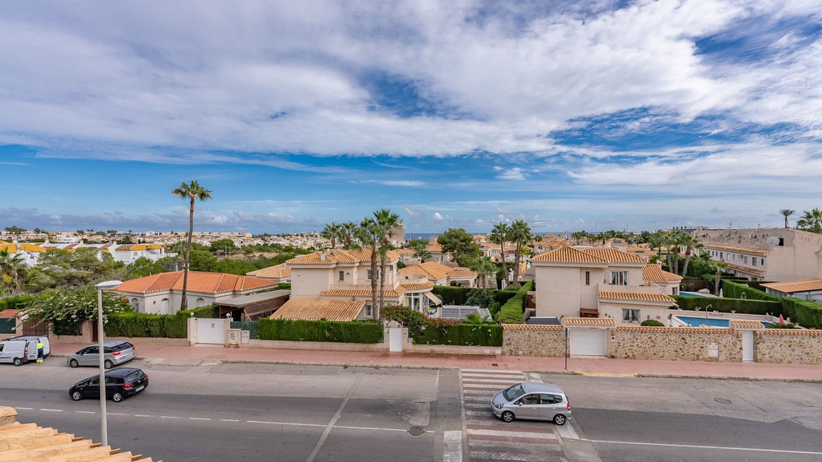 2 Bed Townhouse for sale in Playa Flamenca Costa Blanca, Alicante, Spain