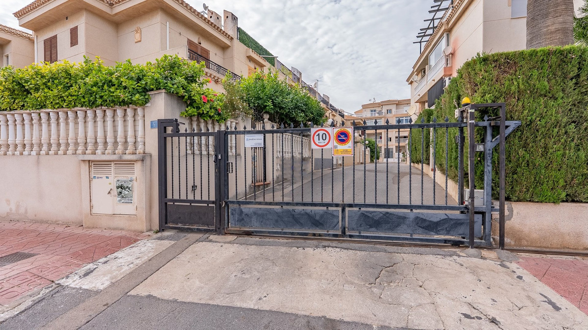 2 Bed Townhouse for sale in Playa Flamenca Costa Blanca, Alicante, Spain