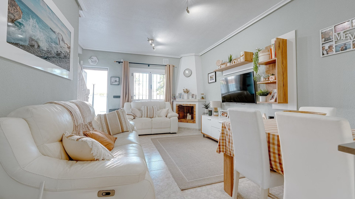 2 Bed Townhouse for sale in Playa Flamenca Costa Blanca, Alicante, Spain