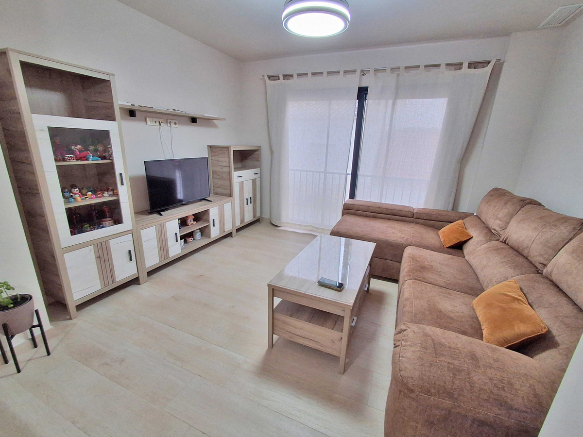 Se vende Apartamento Planta Media de 3 dormitorios en Costa Del Sol, Málaga, España