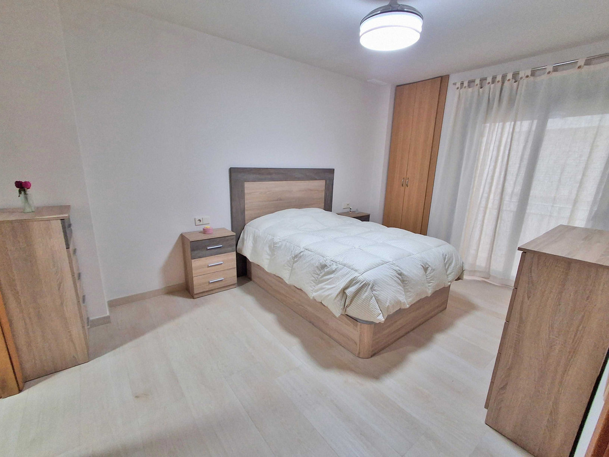 Se vende Apartamento Planta Media de 3 dormitorios en Costa Del Sol, Málaga, España
