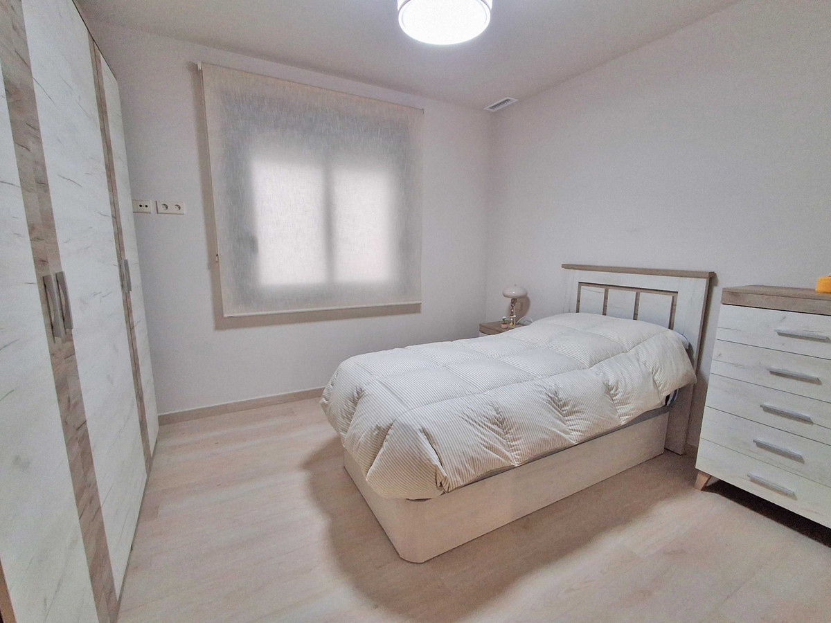Se vende Apartamento Planta Media de 3 dormitorios en Costa Del Sol, Málaga, España