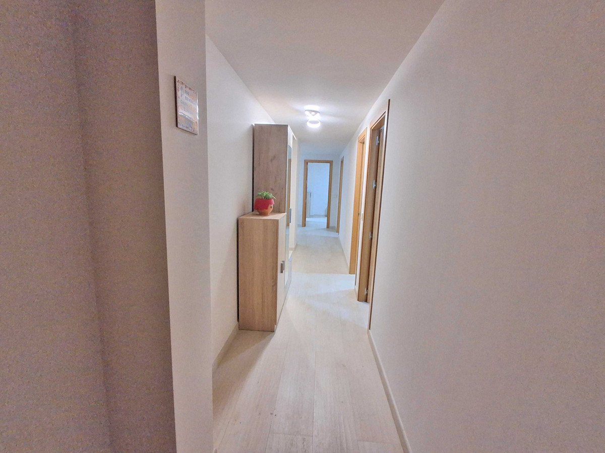 Se vende Apartamento Planta Media de 3 dormitorios en Costa Del Sol, Málaga, España