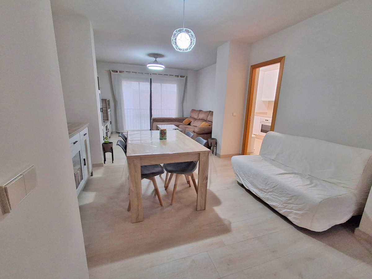 Se vende Apartamento Planta Media de 3 dormitorios en Costa Del Sol, Málaga, España