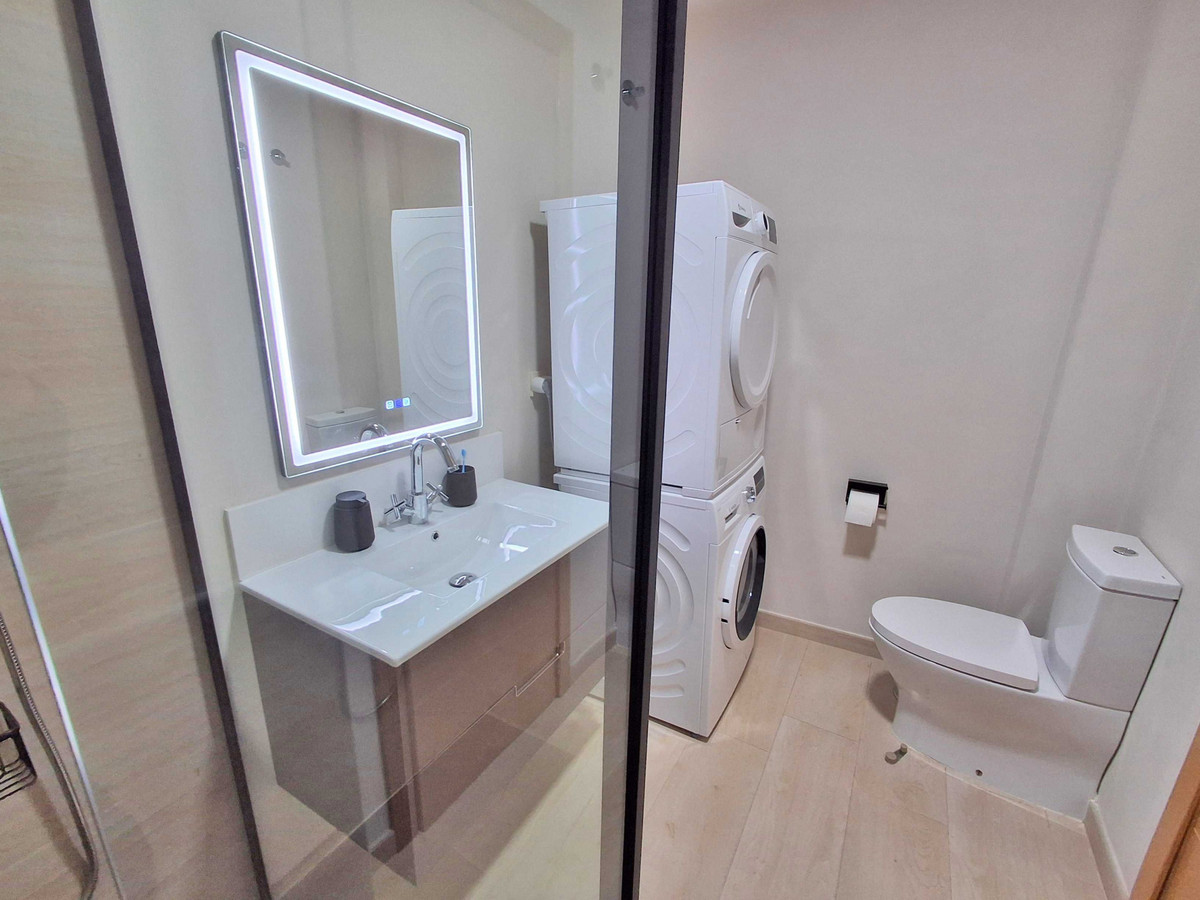 Se vende Apartamento Planta Media de 3 dormitorios en Costa Del Sol, Málaga, España