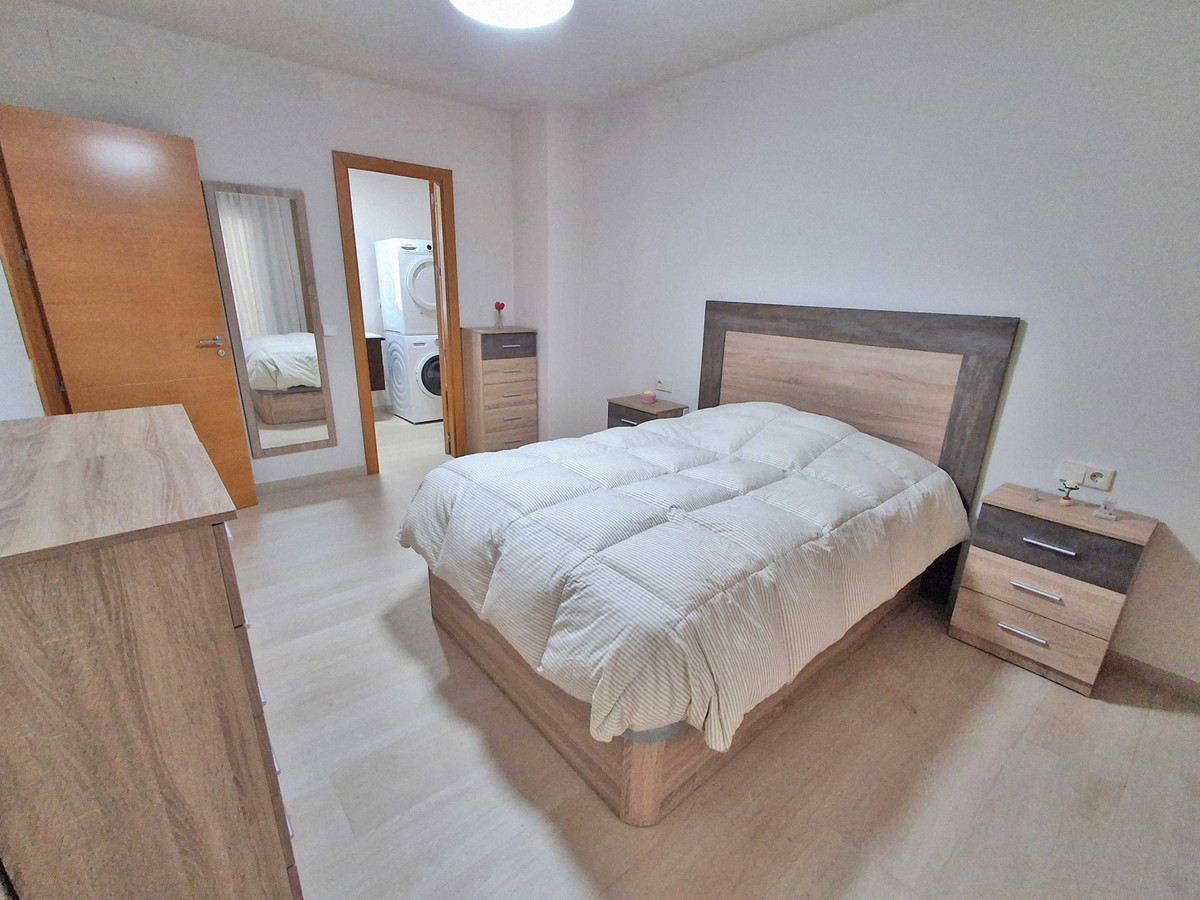 Se vende Apartamento Planta Media de 3 dormitorios en Costa Del Sol, Málaga, España