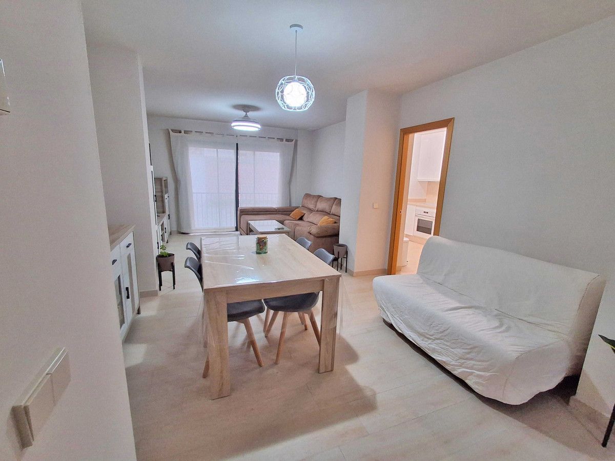 Se vende Apartamento Planta Media de 3 dormitorios en Costa Del Sol, Málaga, España