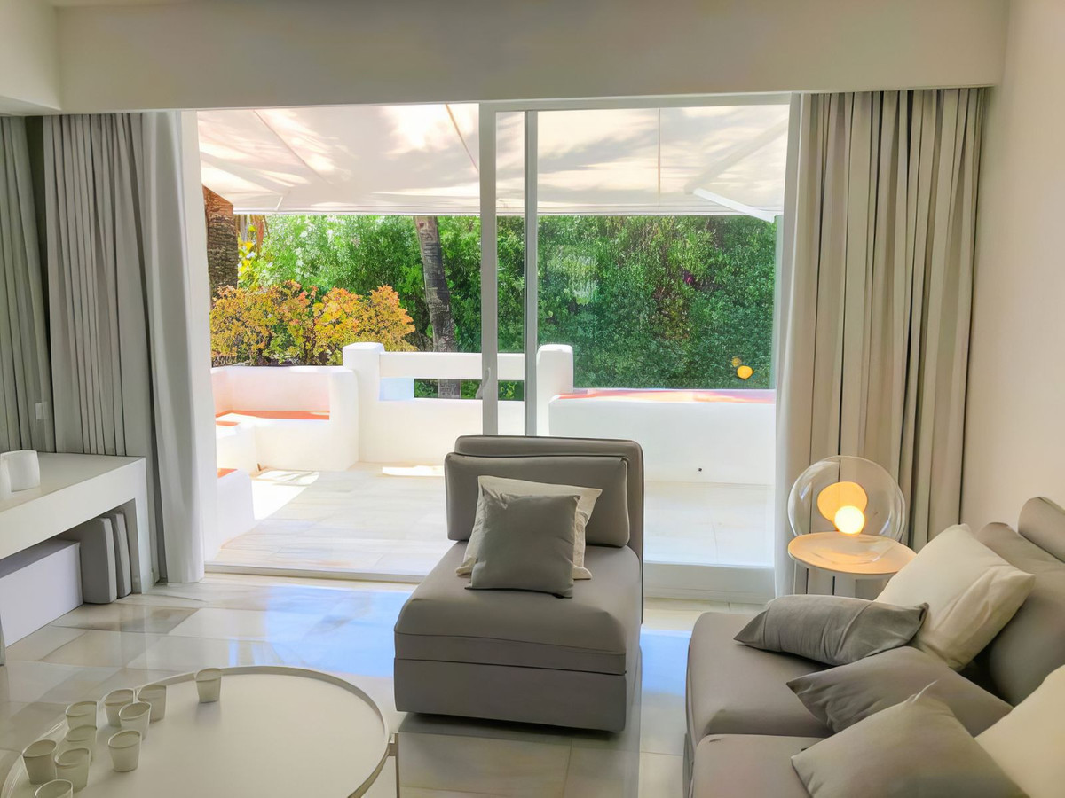 2 Bed Apartment for sale in Puerto Banús Costa Del Sol, Málaga, Spain