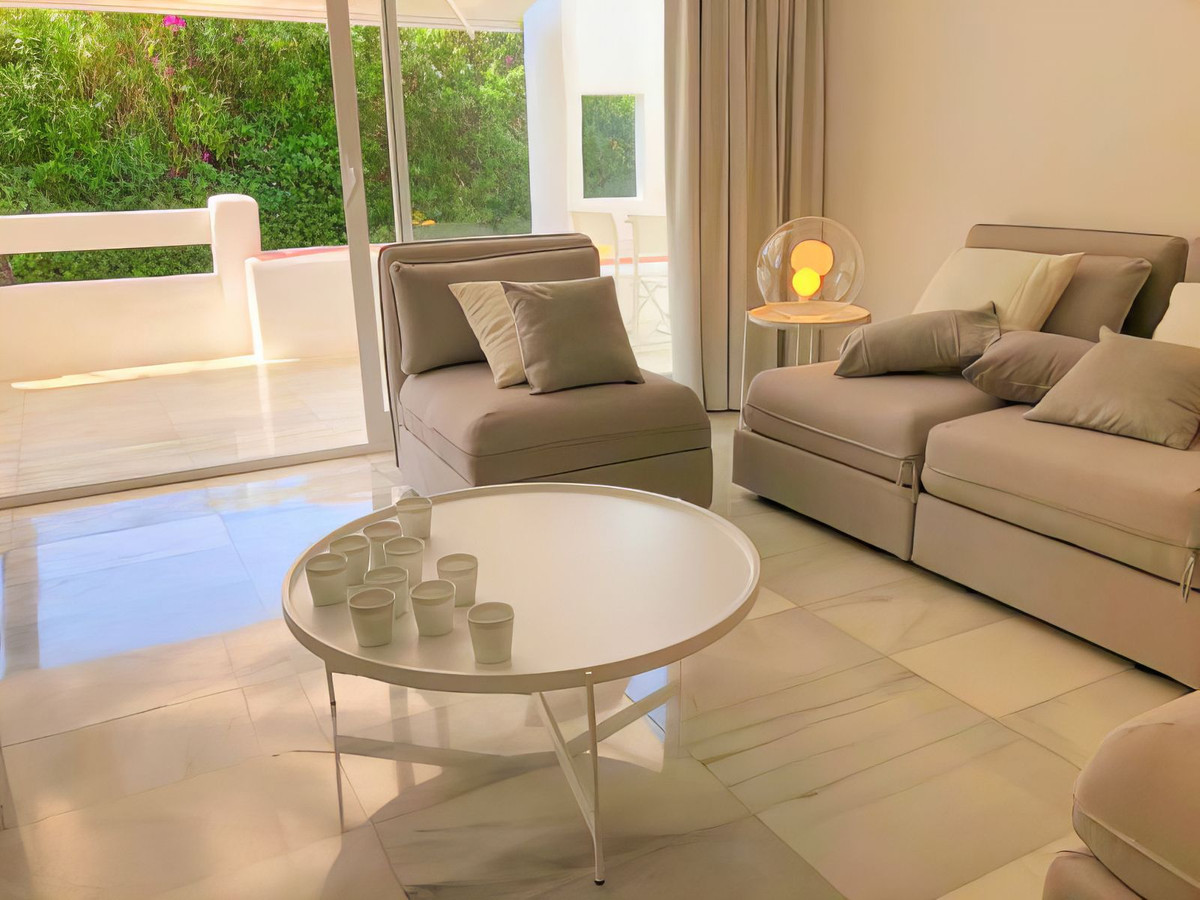 2 Bed Apartment for sale in Puerto Banús Costa Del Sol, Málaga, Spain