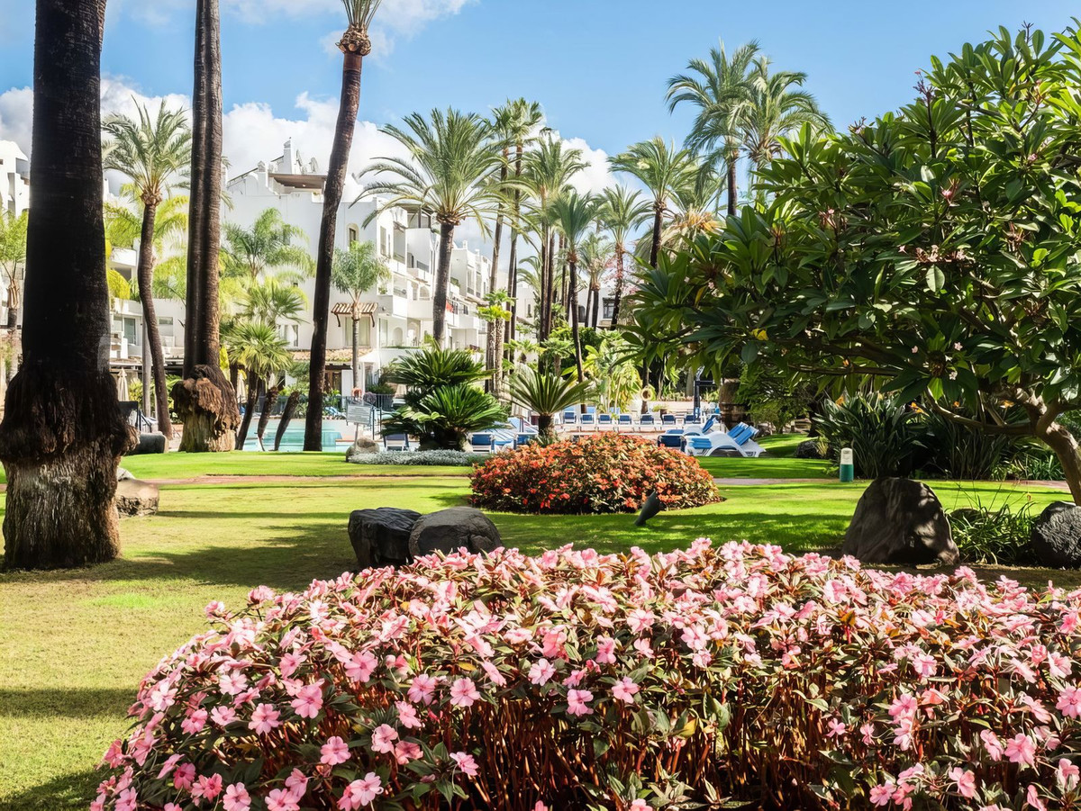 2 Bed Apartment for sale in Puerto Banús Costa Del Sol, Málaga, Spain