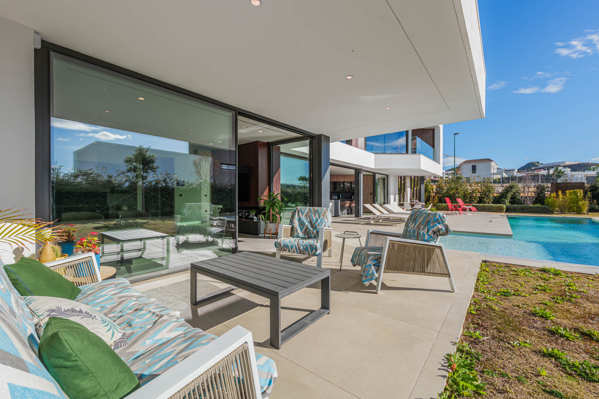 Se vende Villa - Chalet de 3 dormitorios en Costa Del Sol, Málaga, España