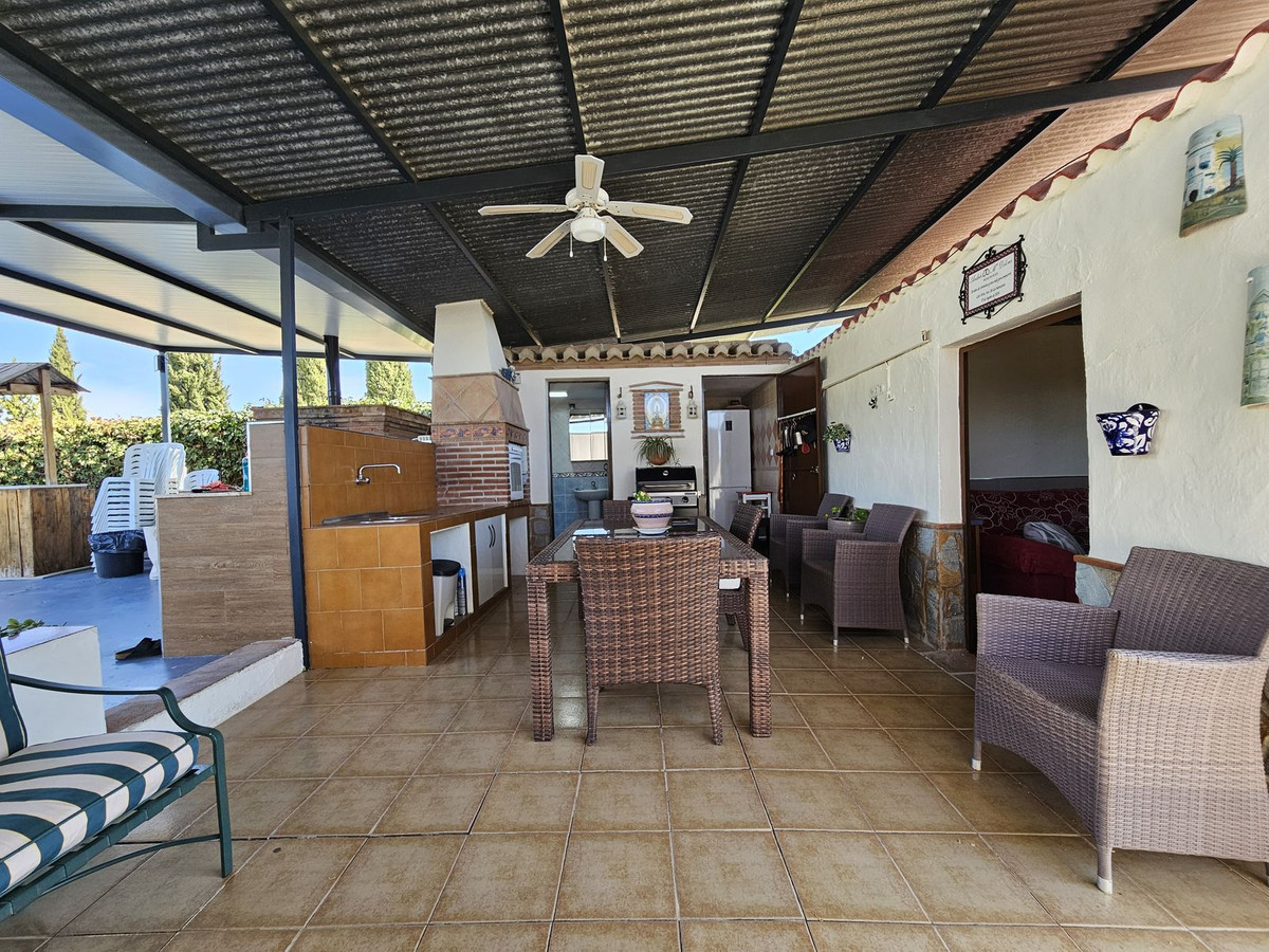 1 Bed Townhouse for sale in Coín Costa Del Sol, Málaga, Spain