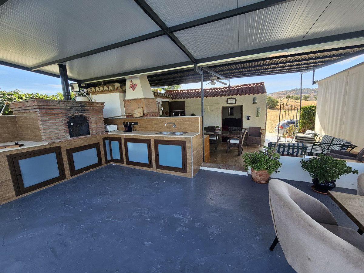 1 Bed Townhouse for sale in Coín Costa Del Sol, Málaga, Spain