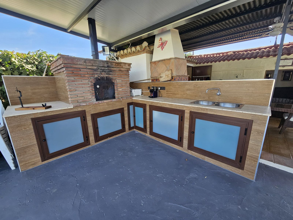 1 Bed Townhouse for sale in Coín Costa Del Sol, Málaga, Spain