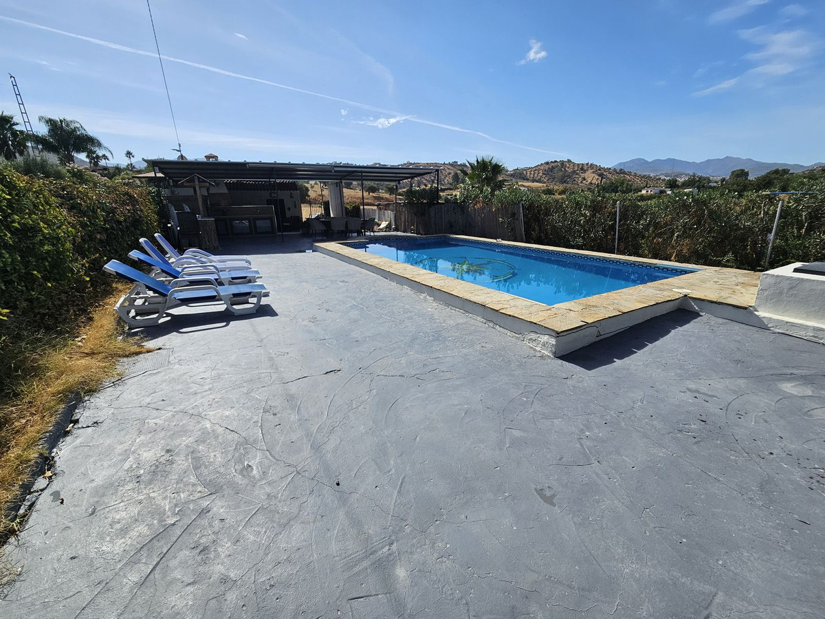 1 Bed Townhouse for sale in Coín Costa Del Sol, Málaga, Spain