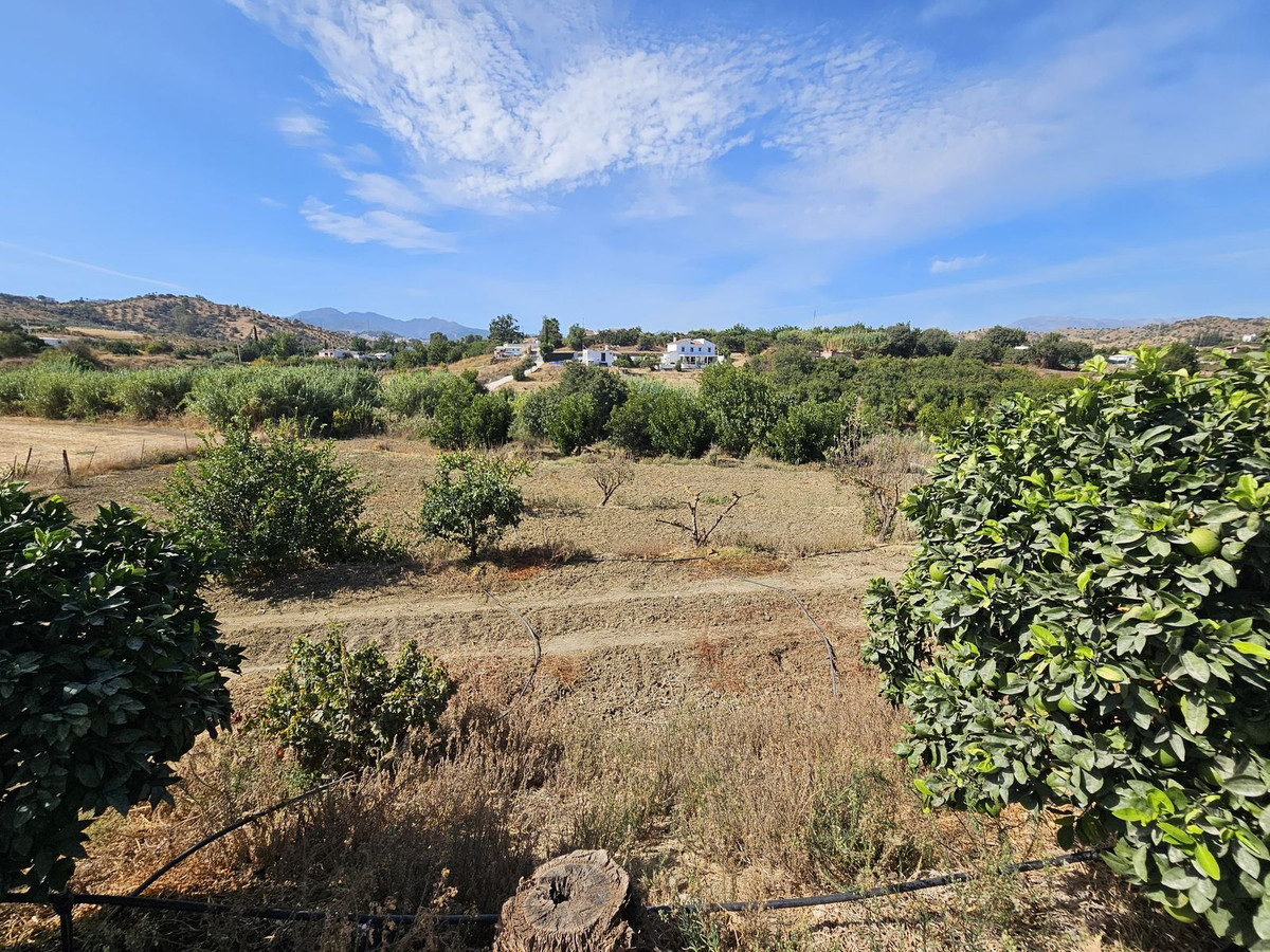 1 Bed Townhouse for sale in Coín Costa Del Sol, Málaga, Spain