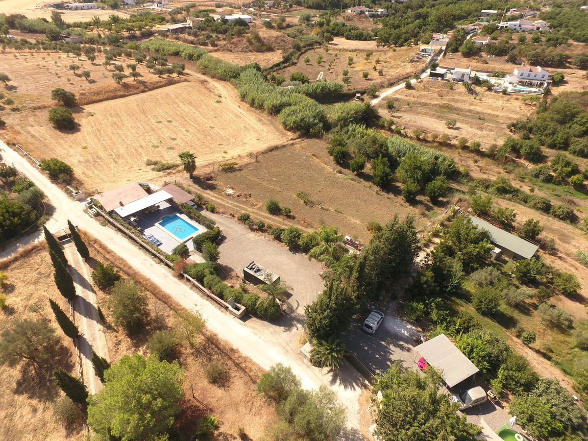 1 Bed Townhouse for sale in Coín Costa Del Sol, Málaga, Spain