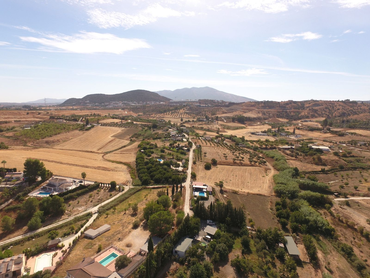 1 Bed Townhouse for sale in Coín Costa Del Sol, Málaga, Spain