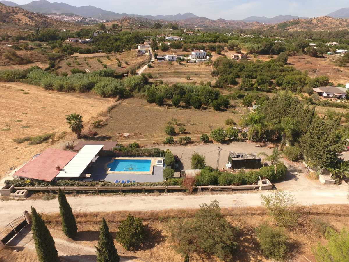 1 Bed Townhouse for sale in Coín Costa Del Sol, Málaga, Spain