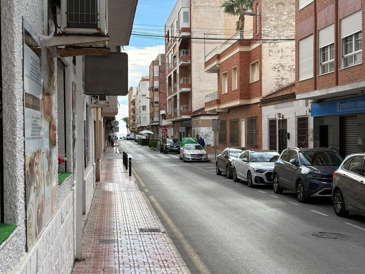Se vende Apartamento Planta Media de 2 dormitorios en Costa Blanca, Alicante, España