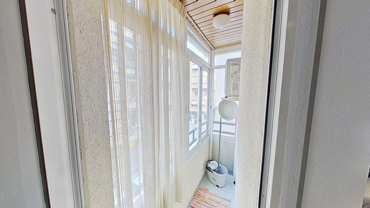 Se vende Apartamento Planta Media de 2 dormitorios en Costa Blanca, Alicante, España