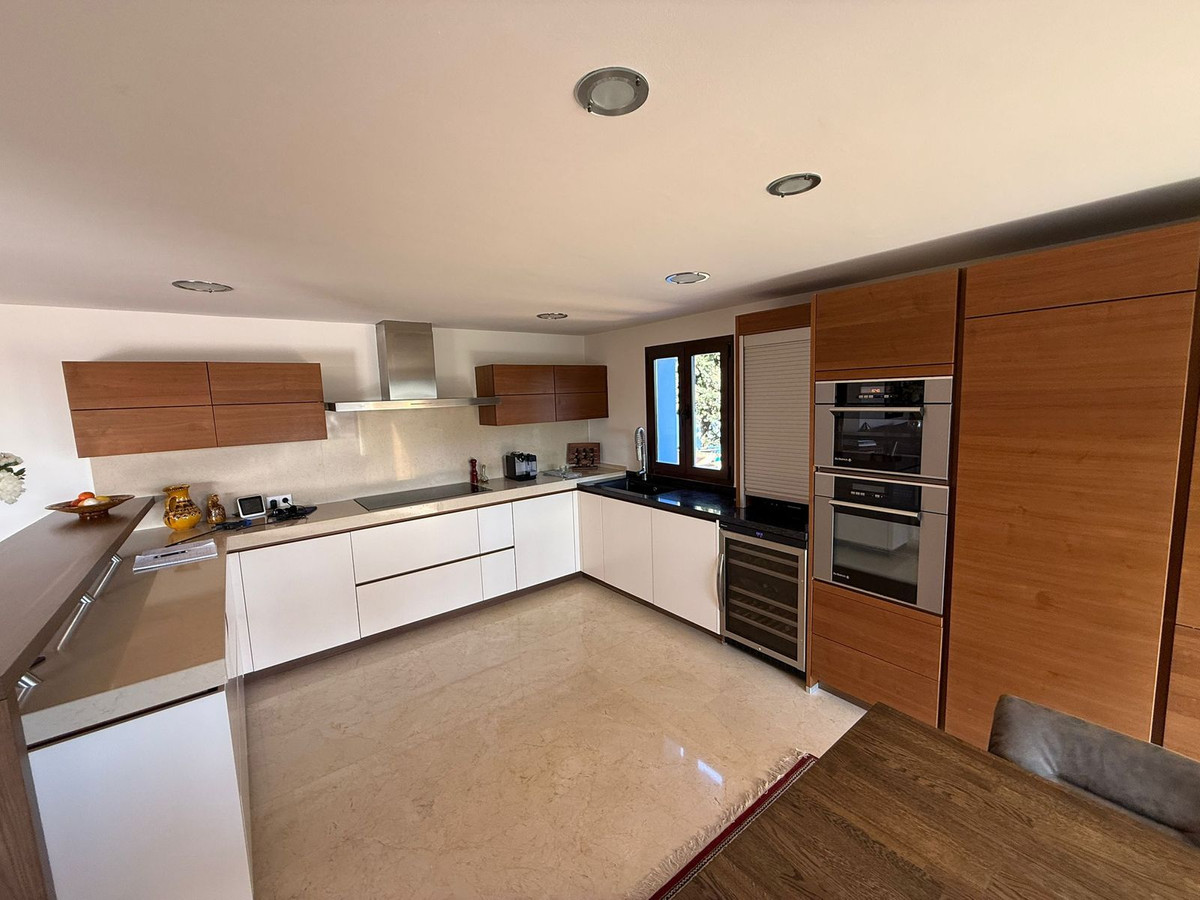 3 Bed Townhouse for sale in Marbesa Costa Del Sol, Málaga, Spain