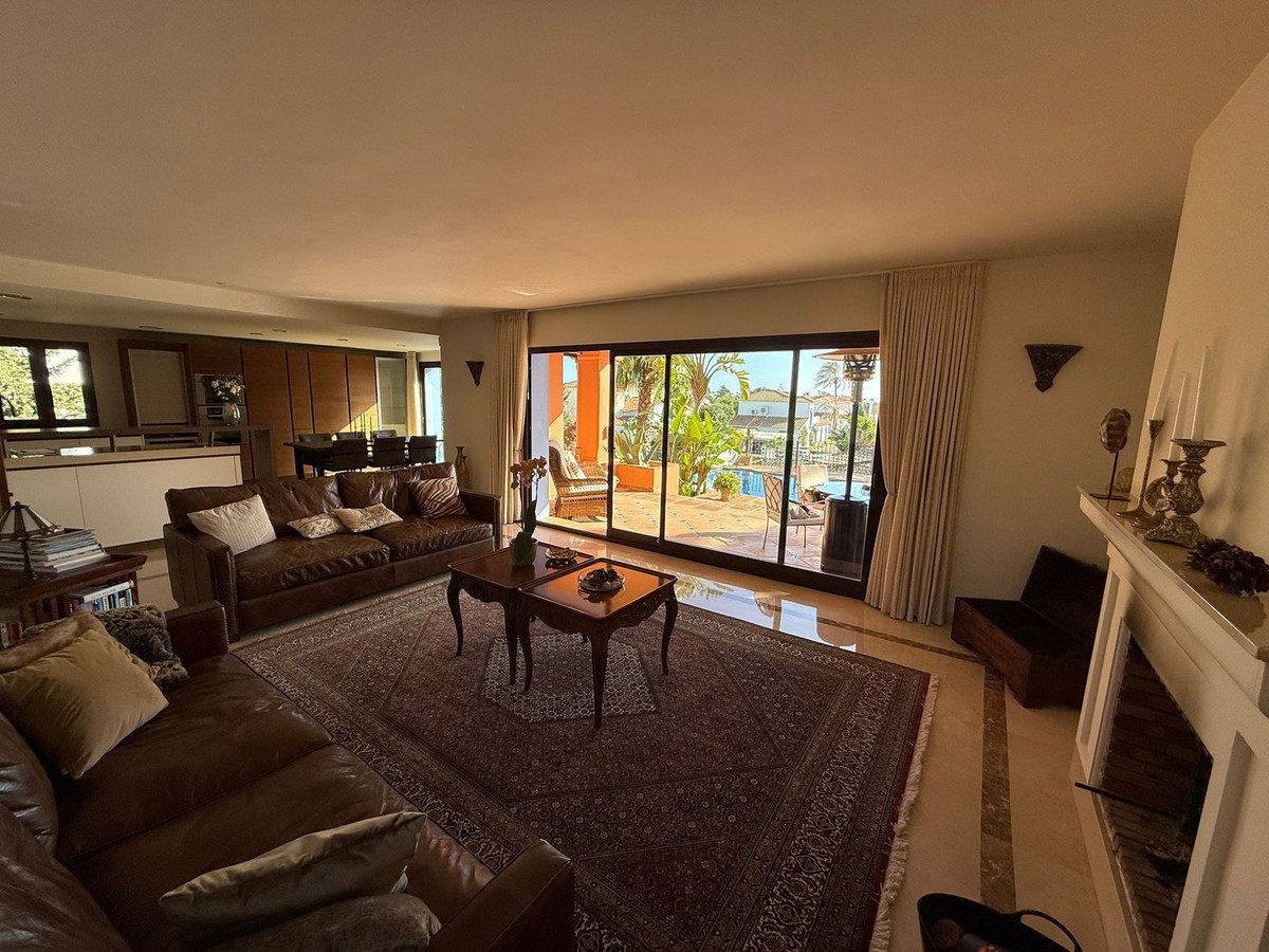 3 Bed Townhouse for sale in Marbesa Costa Del Sol, Málaga, Spain
