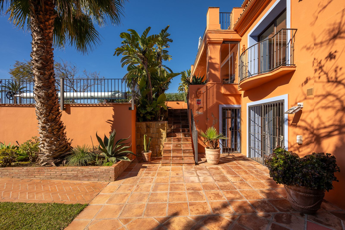 3 Bed Townhouse for sale in Marbesa Costa Del Sol, Málaga, Spain