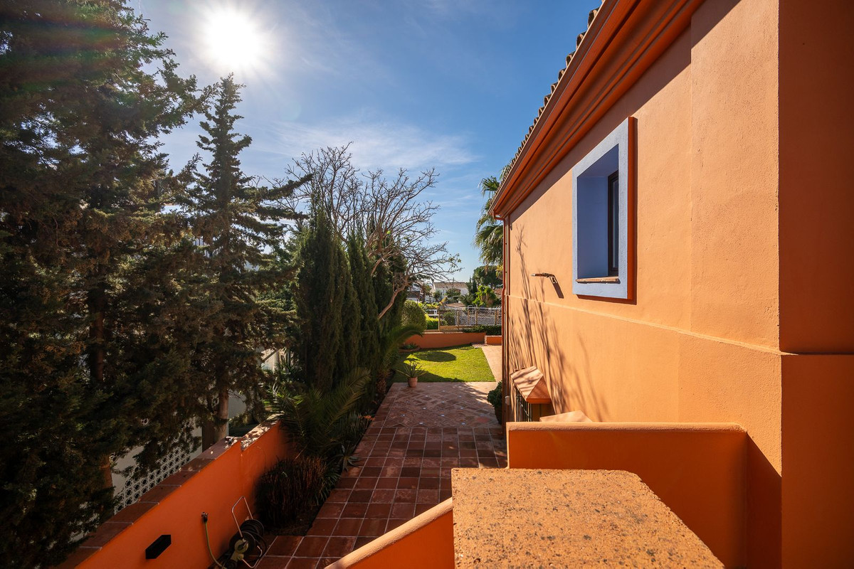 3 Bed Townhouse for sale in Marbesa Costa Del Sol, Málaga, Spain