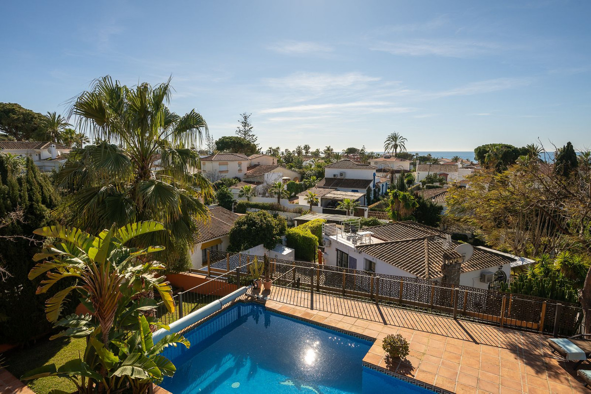 3 Bed Townhouse for sale in Marbesa Costa Del Sol, Málaga, Spain