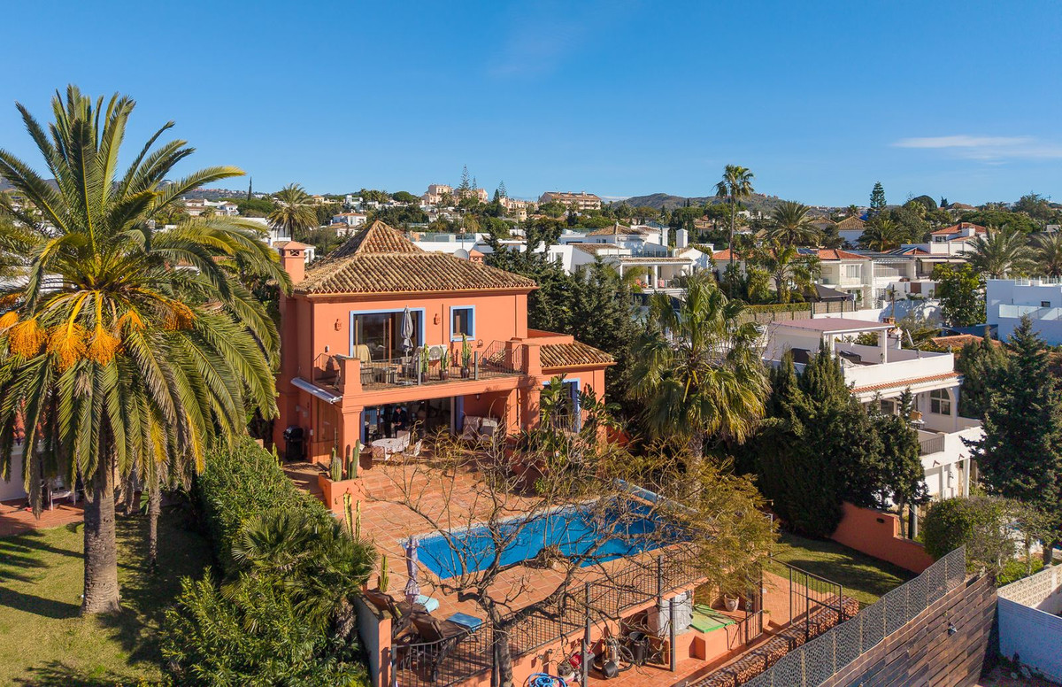 3 Bed Townhouse for sale in Marbesa Costa Del Sol, Málaga, Spain