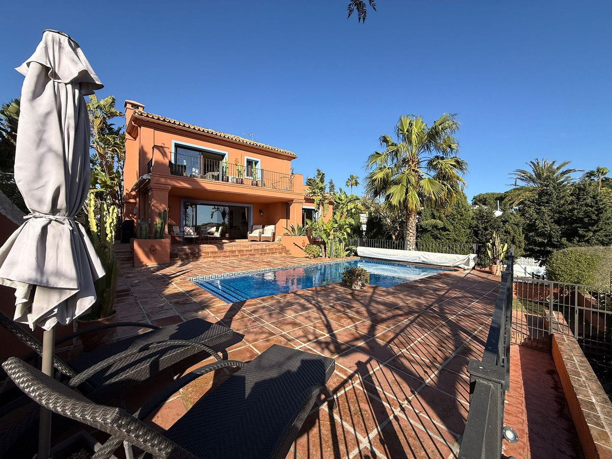 3 Bed Townhouse for sale in Marbesa Costa Del Sol, Málaga, Spain