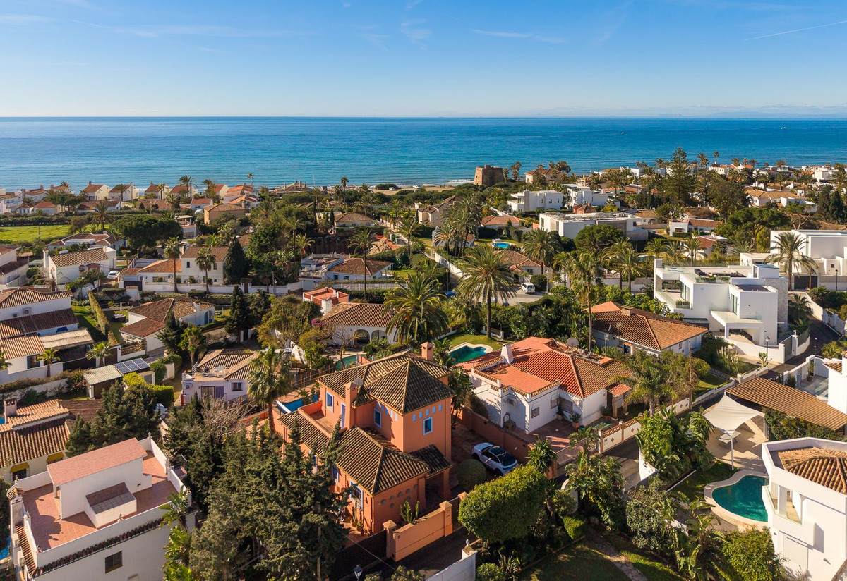 3 Bed Townhouse for sale in Marbesa Costa Del Sol, Málaga, Spain