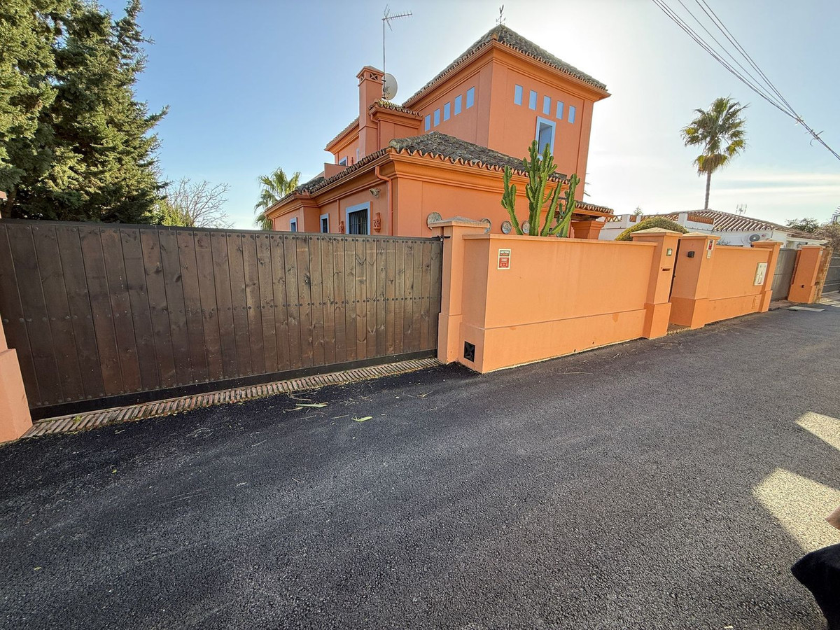 3 Bed Townhouse for sale in Marbesa Costa Del Sol, Málaga, Spain