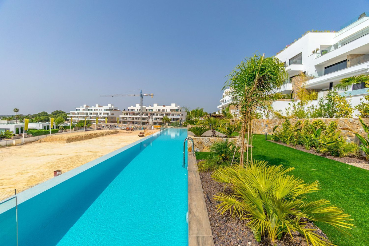 Se vende Apartamento Planta Media de 2 dormitorios en Costa Blanca, Alicante, España