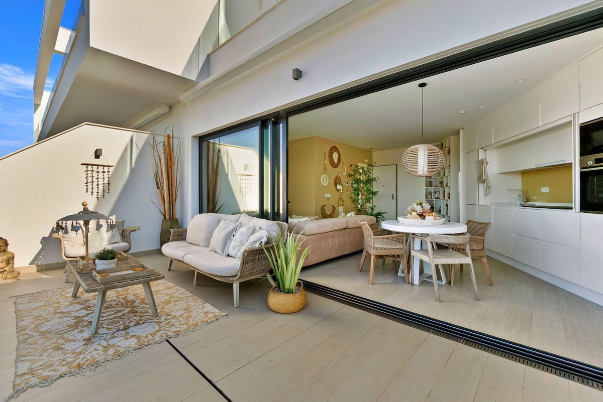 Se vende Apartamento Planta Media de 2 dormitorios en Costa Blanca, Alicante, España