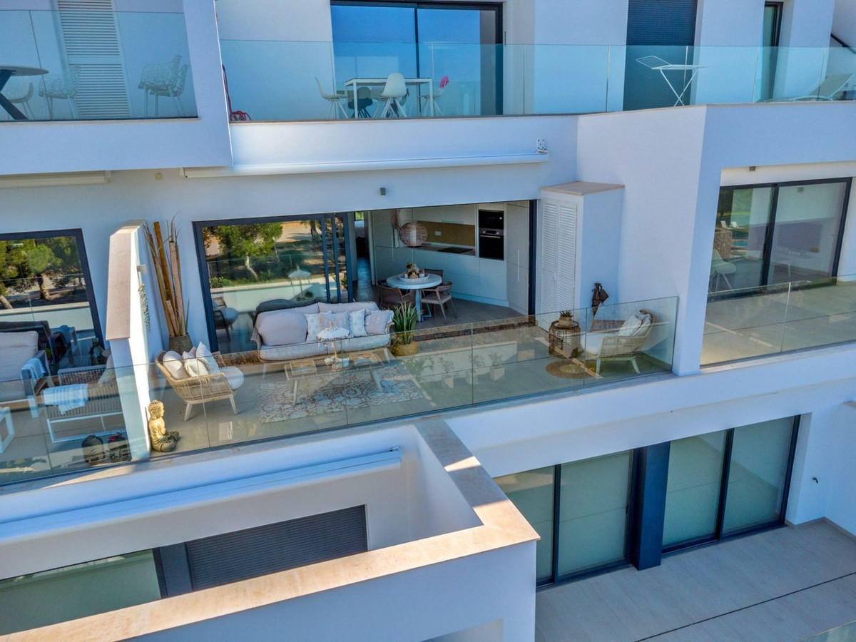 Se vende Apartamento Planta Media de 2 dormitorios en Costa Blanca, Alicante, España