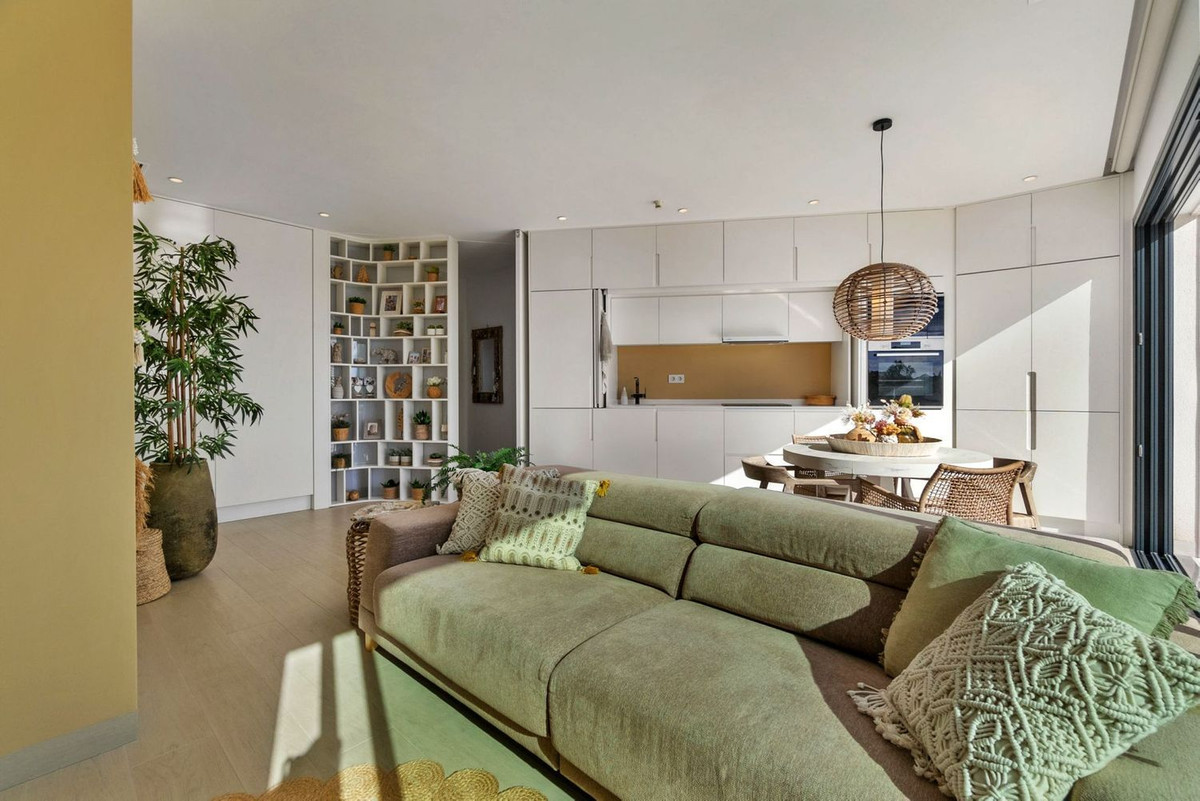 Se vende Apartamento Planta Media de 2 dormitorios en Costa Blanca, Alicante, España