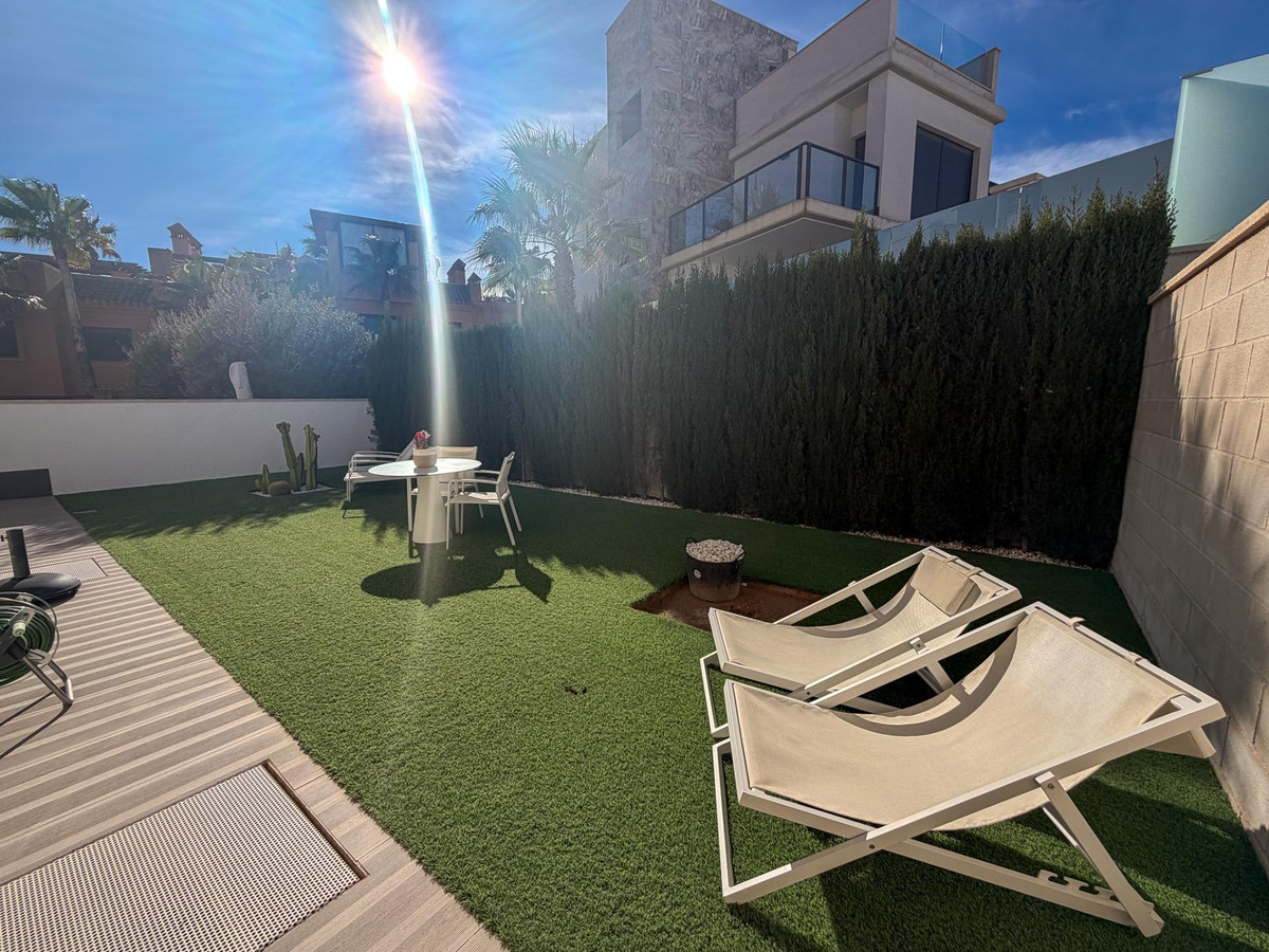 Se vende Villa - Chalet de 4 dormitorios en Costa Blanca, Alicante, España
