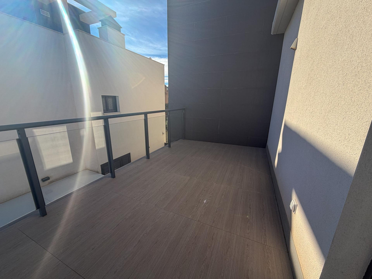 Se vende Villa - Chalet de 4 dormitorios en Costa Blanca, Alicante, España