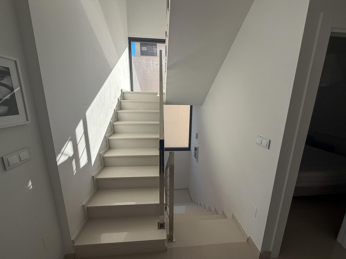 Se vende Villa - Chalet de 4 dormitorios en Costa Blanca, Alicante, España