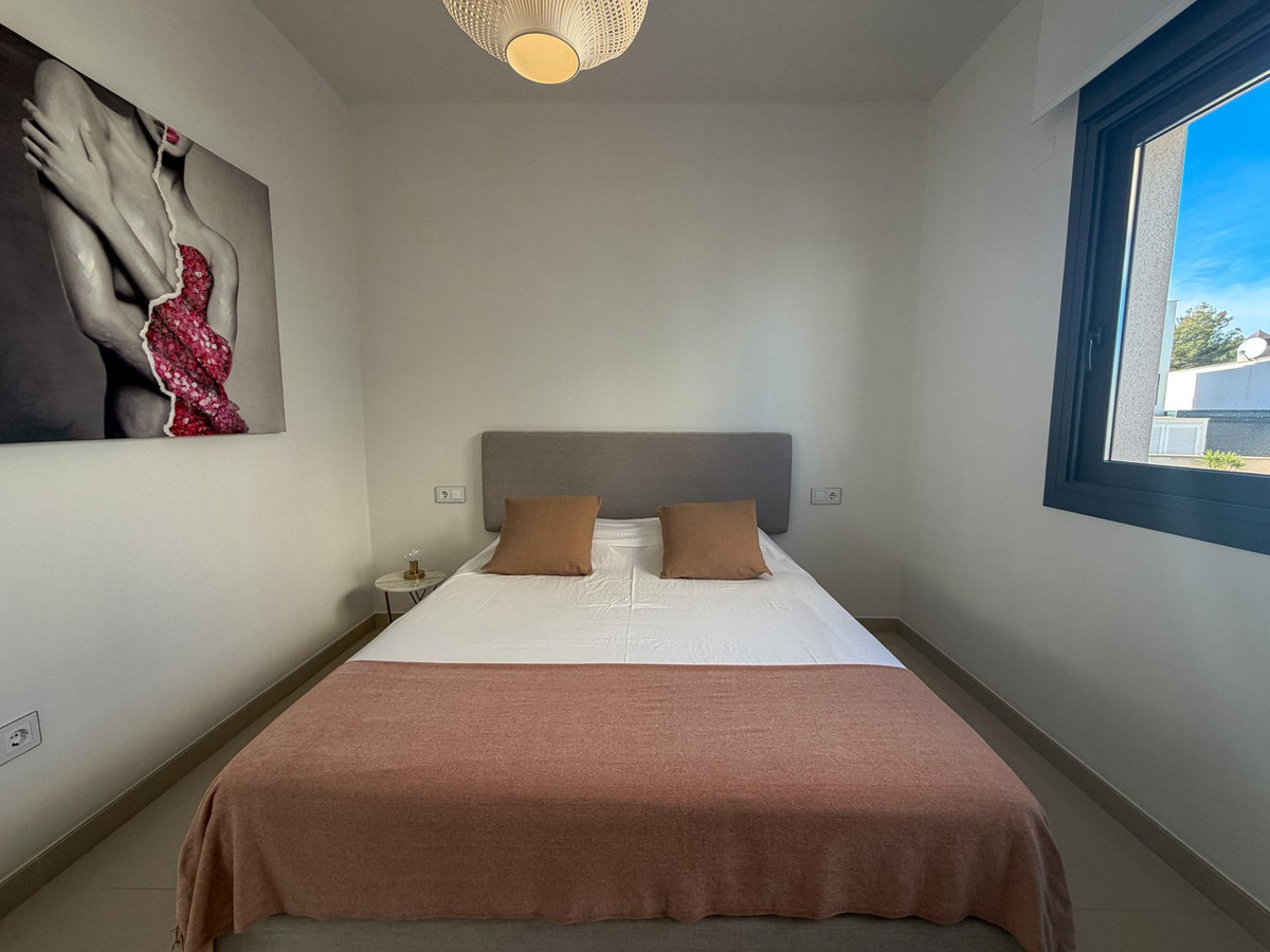 Se vende Villa - Chalet de 4 dormitorios en Costa Blanca, Alicante, España