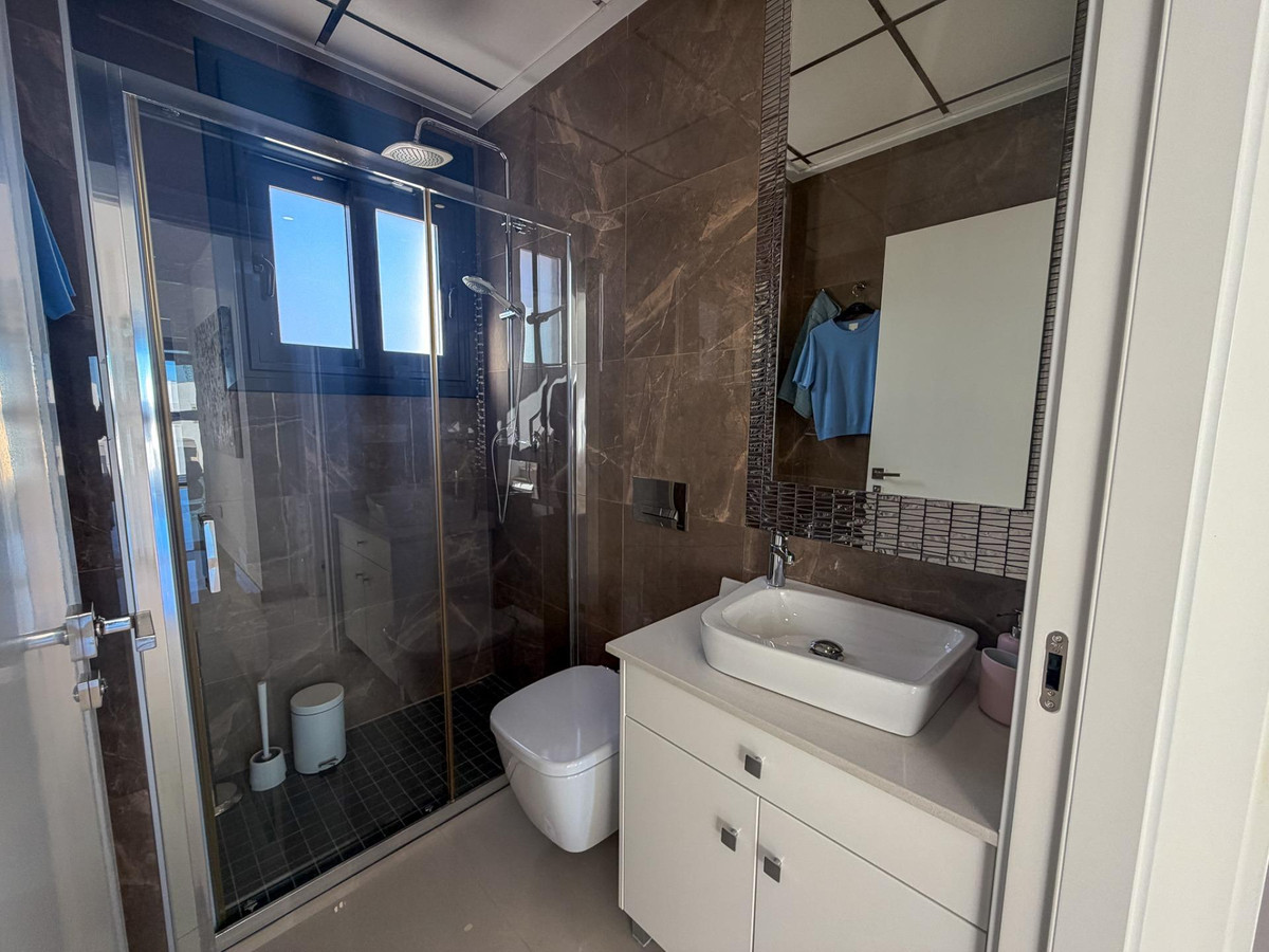 Se vende Villa - Chalet de 4 dormitorios en Costa Blanca, Alicante, España