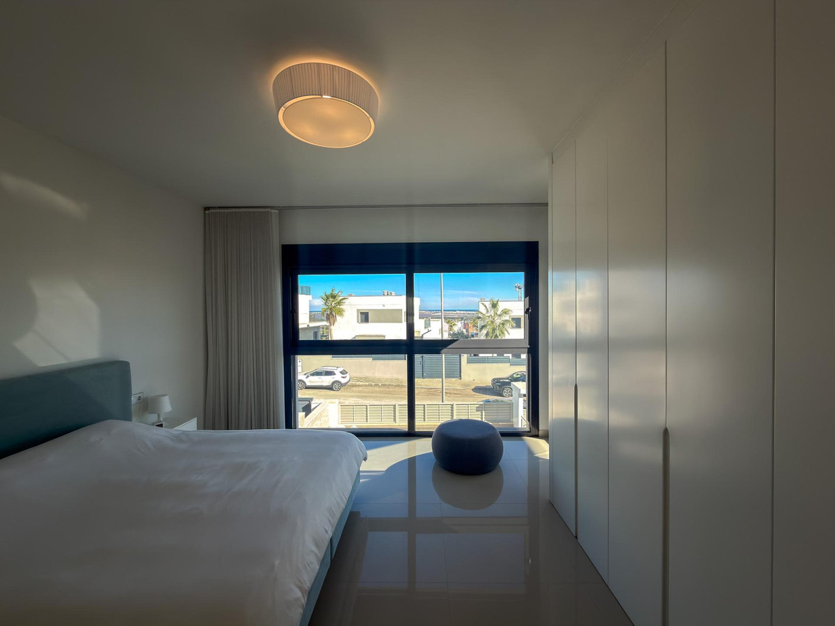 Se vende Villa - Chalet de 4 dormitorios en Costa Blanca, Alicante, España