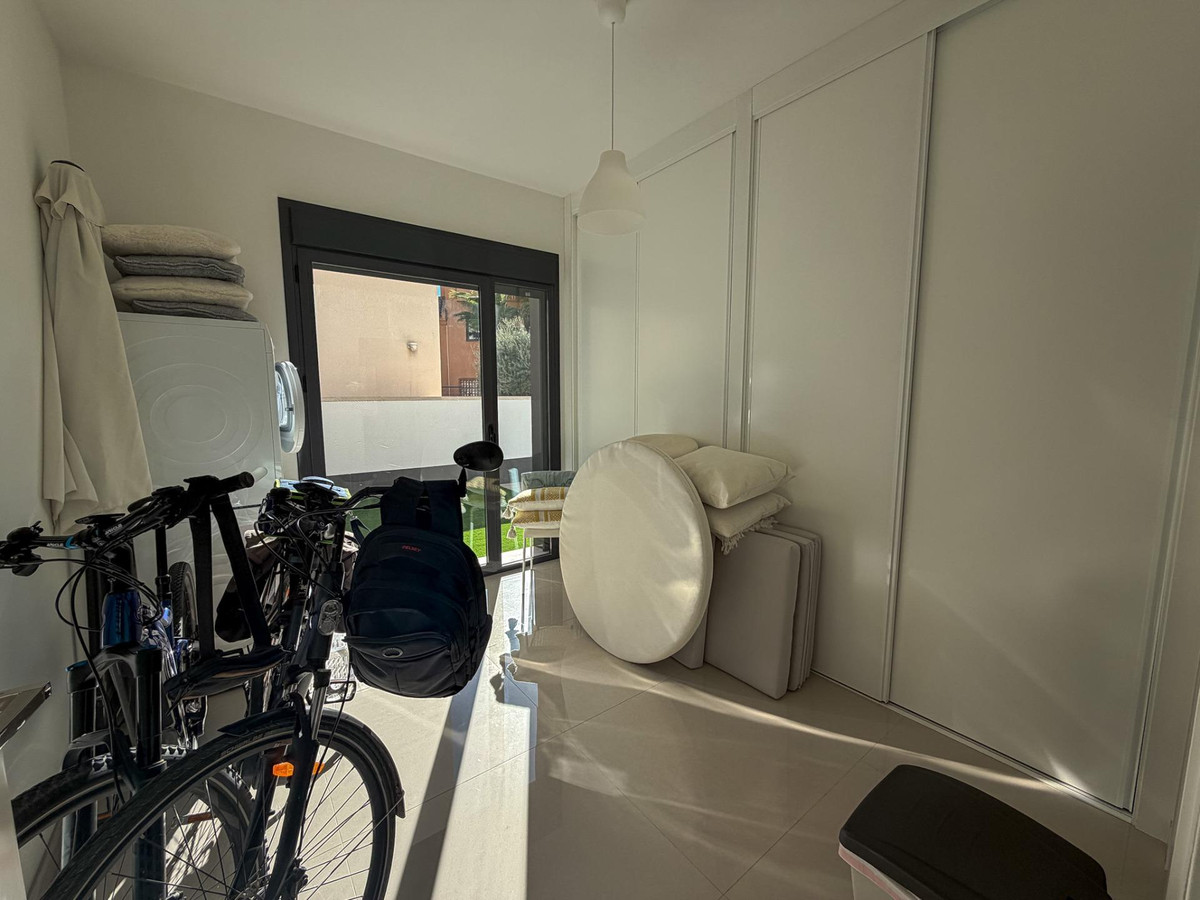 Se vende Villa - Chalet de 4 dormitorios en Costa Blanca, Alicante, España