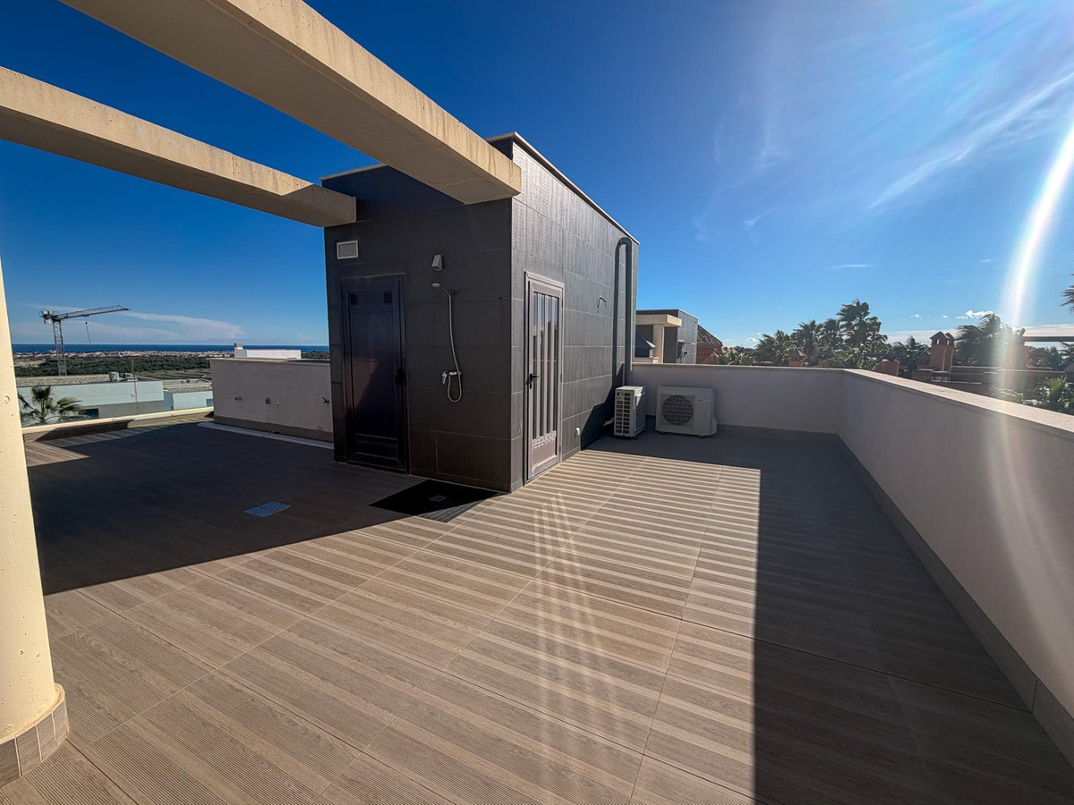 Se vende Villa - Chalet de 4 dormitorios en Costa Blanca, Alicante, España