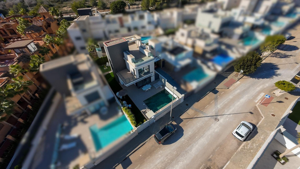 Se vende Villa - Chalet de 4 dormitorios en Costa Blanca, Alicante, España