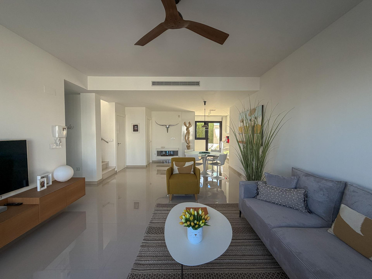 Se vende Villa - Chalet de 4 dormitorios en Costa Blanca, Alicante, España