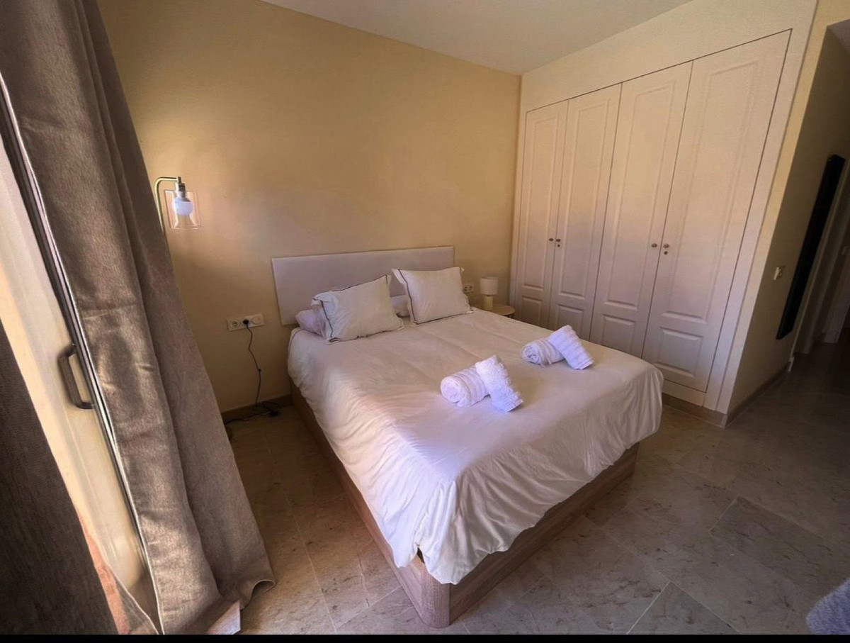 Se vende Apartamento Planta Media de 2 dormitorios en Costa Del Sol, Málaga, España