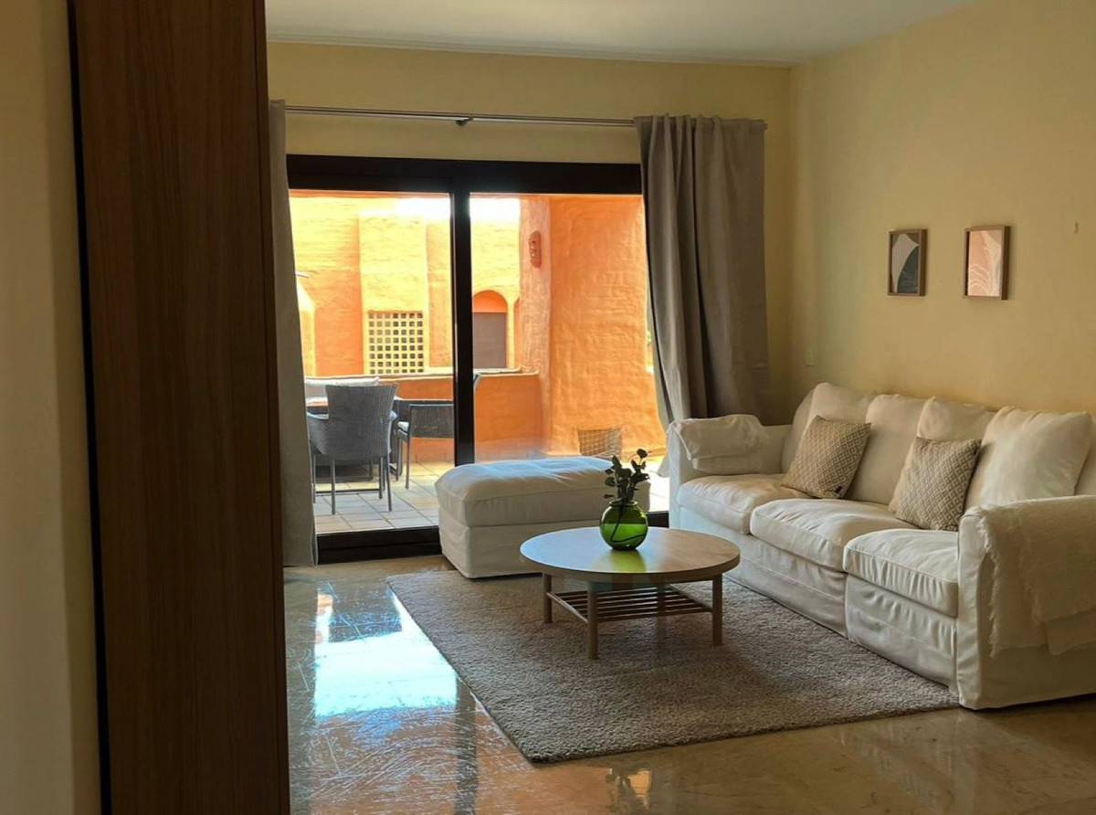 Se vende Apartamento Planta Media de 2 dormitorios en Costa Del Sol, Málaga, España